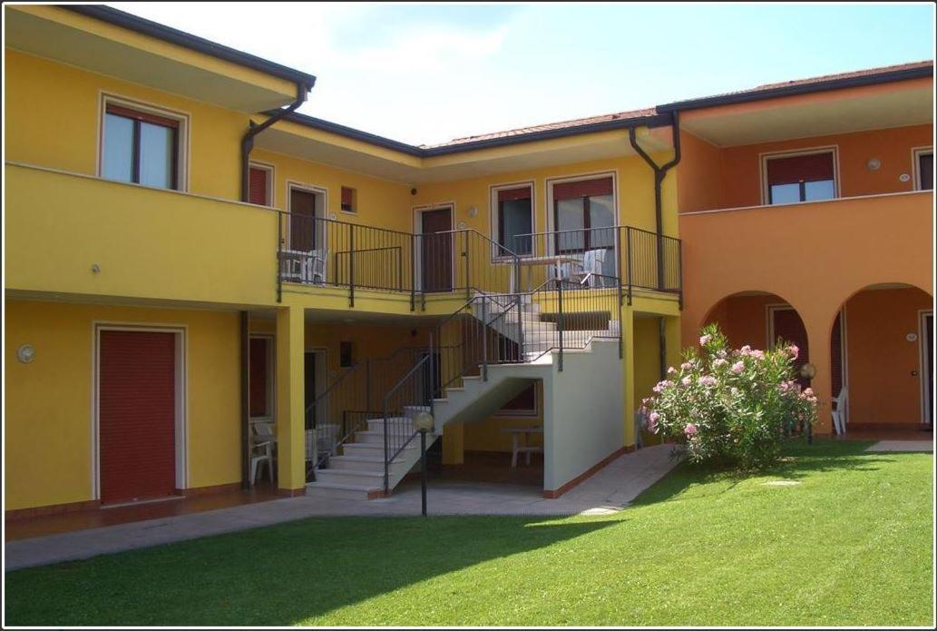 Vida Loca Apartments La Meridiana 佩斯基耶拉德加达 外观 照片